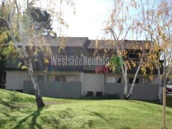 Primary Photo - 2222 Los Feliz Dr