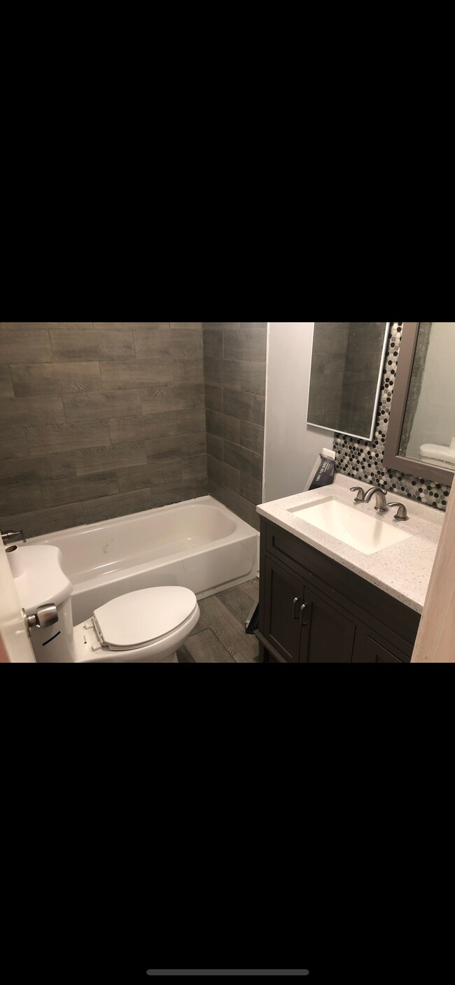 Foto del edificio - 295 Hostler Rd