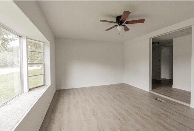 Building Photo - 2422 Avilion Ct