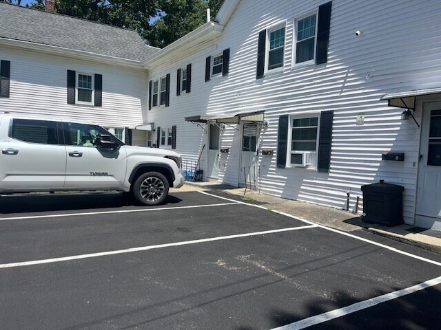 Primary Photo - 1175 S Main St