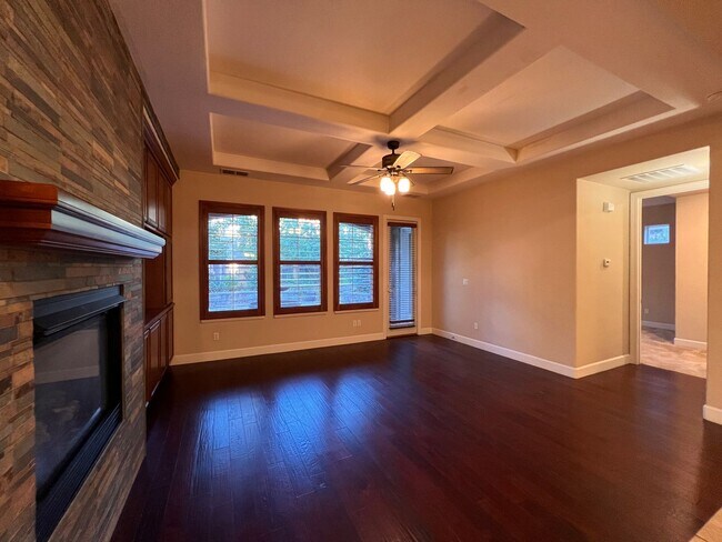 Foto del edificio - Large Home located in the Gated Community of Dorado in S. Reno