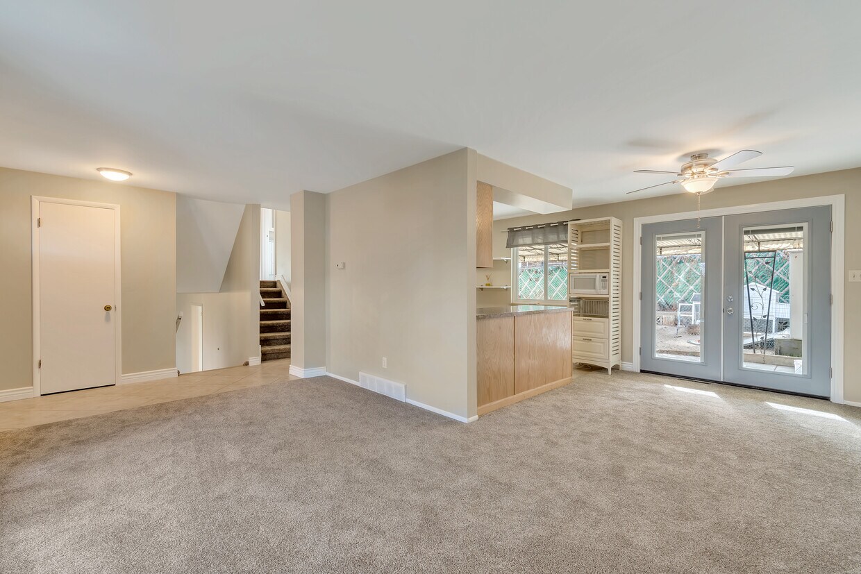 Foto principal - 7051 Pierce St