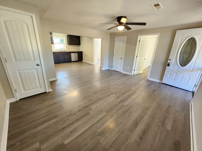 Building Photo - Spacious 3-Bedroom, 2-Bathroom Home COMING...