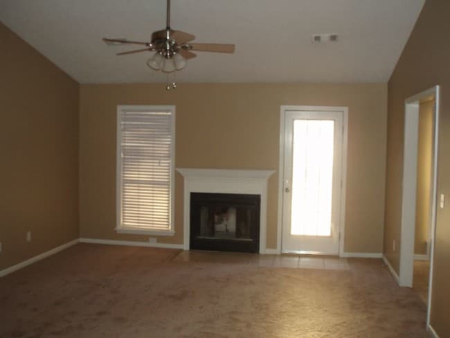 Building Photo - 2107 Greystone Cv