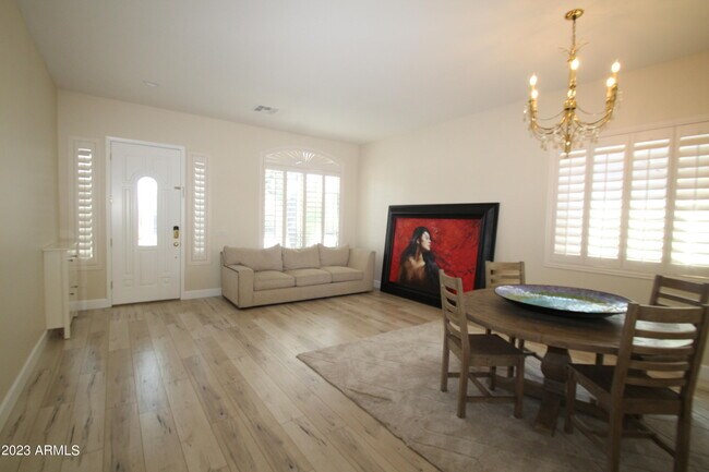 Foto del edificio - 2324 W Apache Rain Rd
