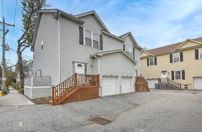 Foto del edificio - 2 BD Townhouse in Downtown Charleston- 1st week's Rent FREE