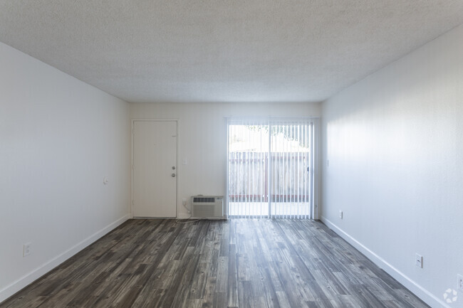 1 HAB, 1 BA - 700 ft² - The Greentree Apartments