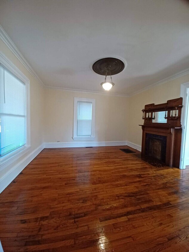 Primary Photo - 119 N Longwood St