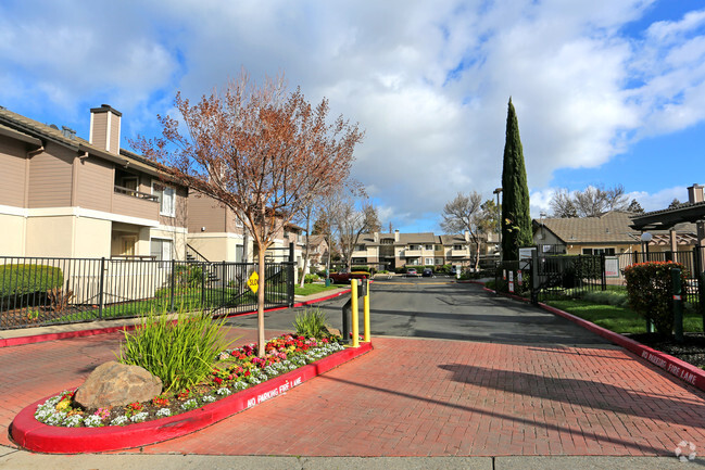 Building Photo - Peppertree