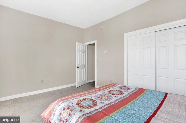 Building Photo - 3 Bedroom 1 bath Townhome in historic Newt...
