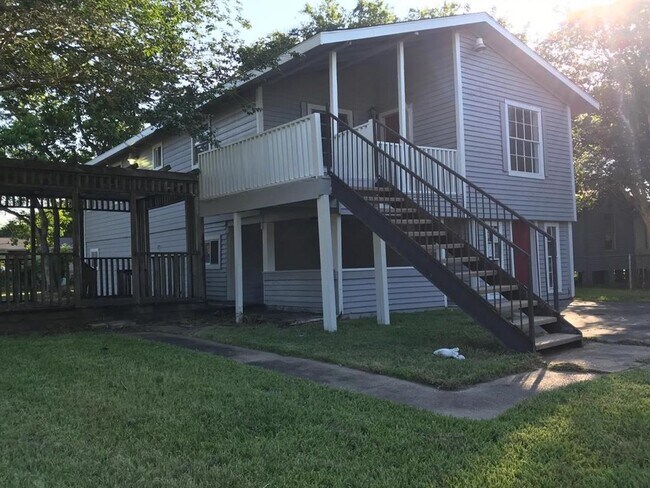Building Photo - 1418 Avenue K