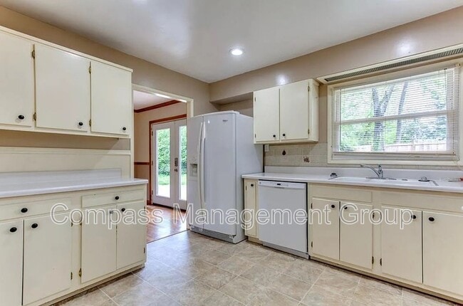 Building Photo - 9204 Topoco Dr