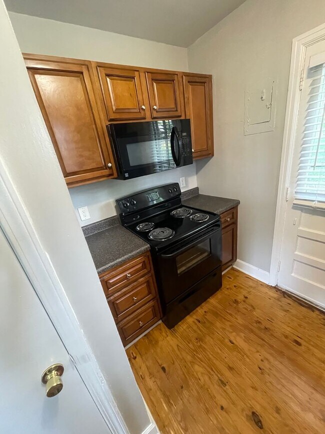 Foto del edificio - 1413 Revere Rd