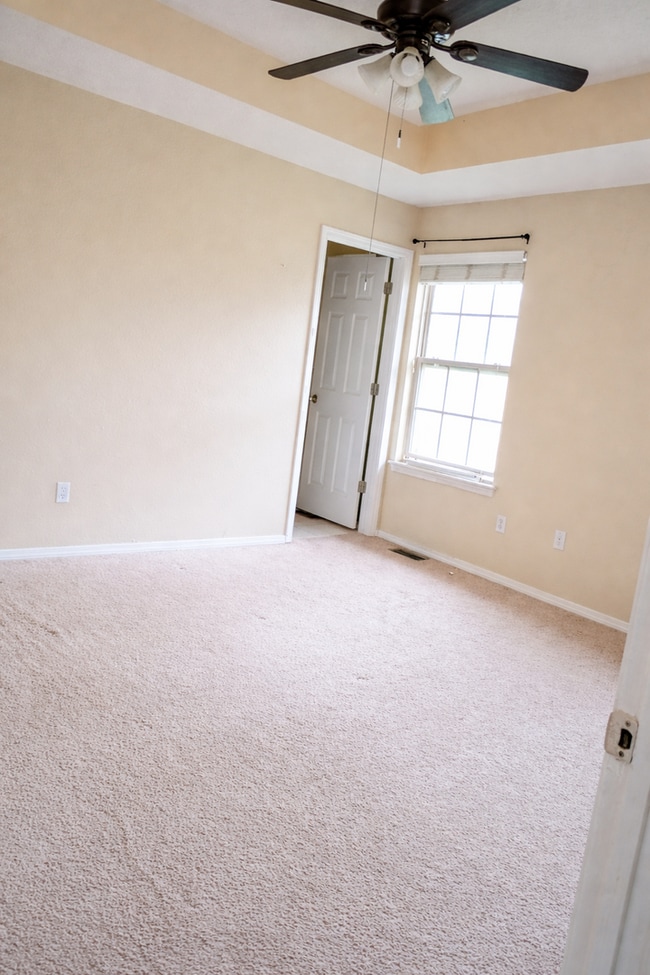 Foto del edificio - Spacious 3 Bed, 2 Bath Duplex in Prime Ozark Location