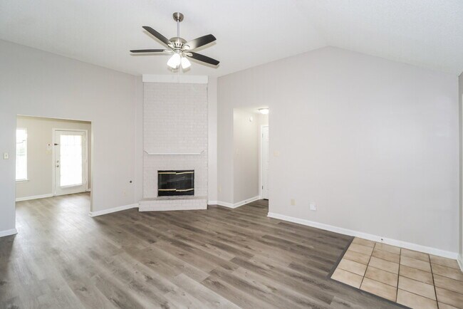 Building Photo - 3481 Earlynn Dr