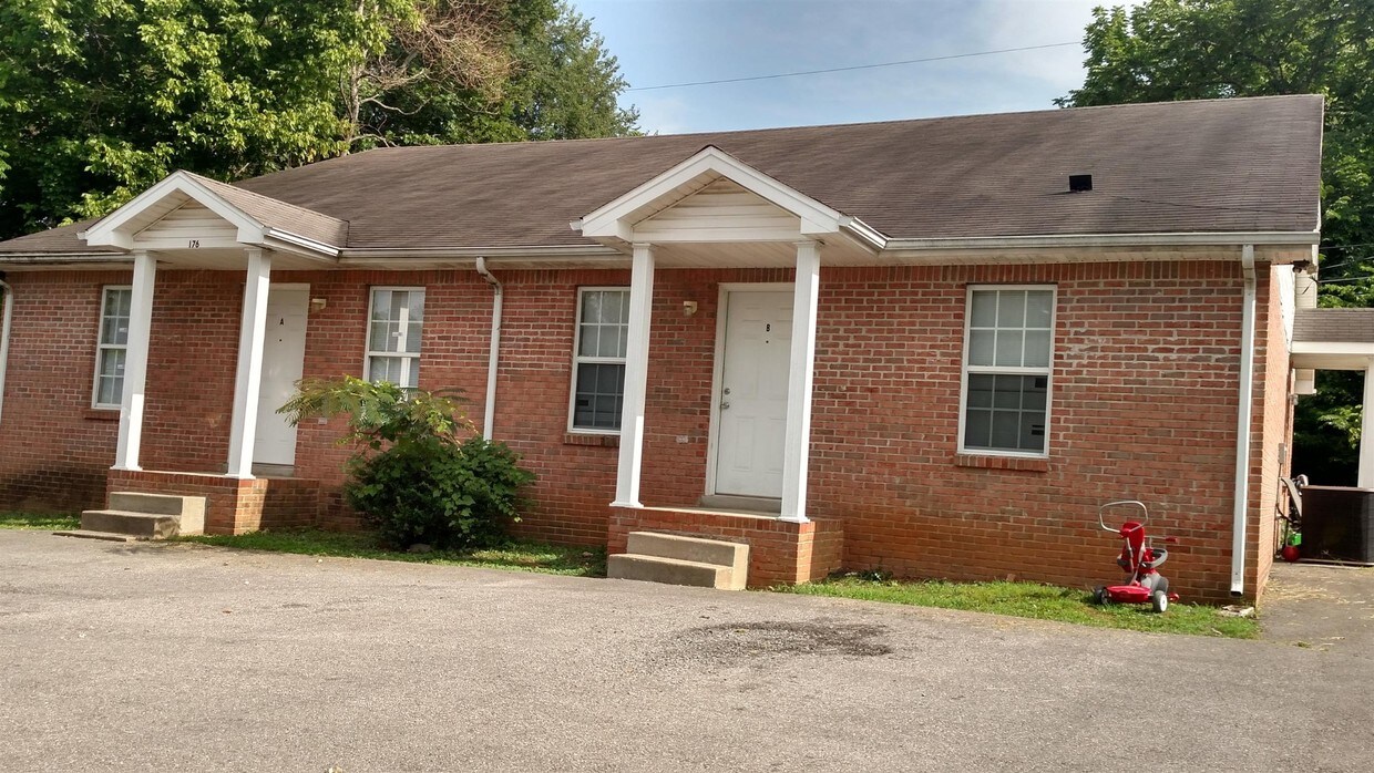 Primary Photo - 176 Hadley Dr
