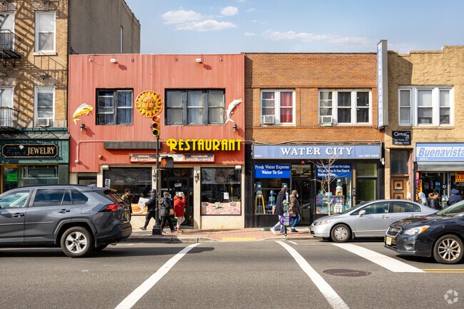 West New York residents have easy access to many retail and dining options.
