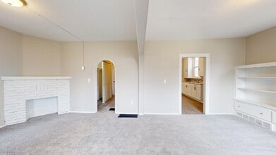 Building Photo - 4112 Clybourne Ave