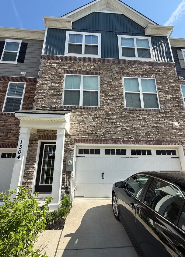 Foto principal - 1304 Iron Oak Cv