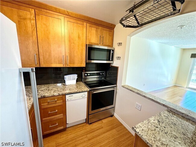 Foto del edificio - 225 Turtle Lake Ct