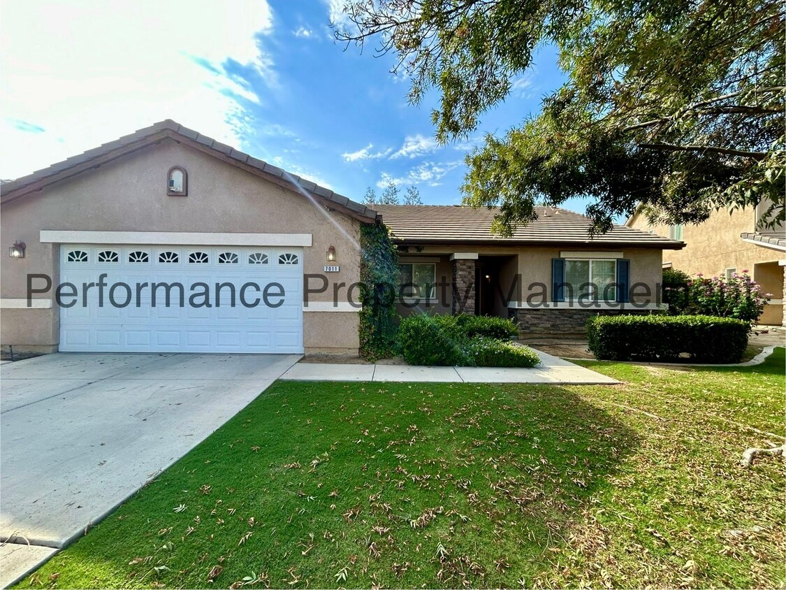 Primary Photo - Charming 3 Bed/2 Bath + Office Home in NW ...