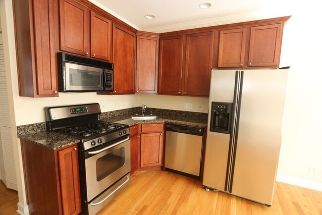 Building Photo - 3213 N Clifton Ave