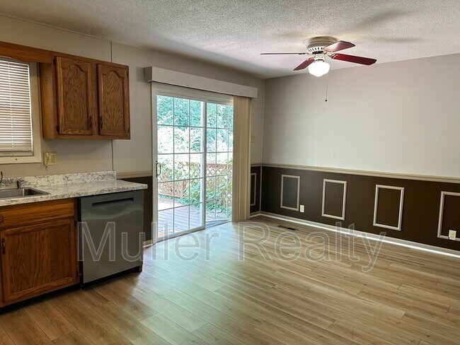 Foto del edificio - 1923 Ridgecrest Dr