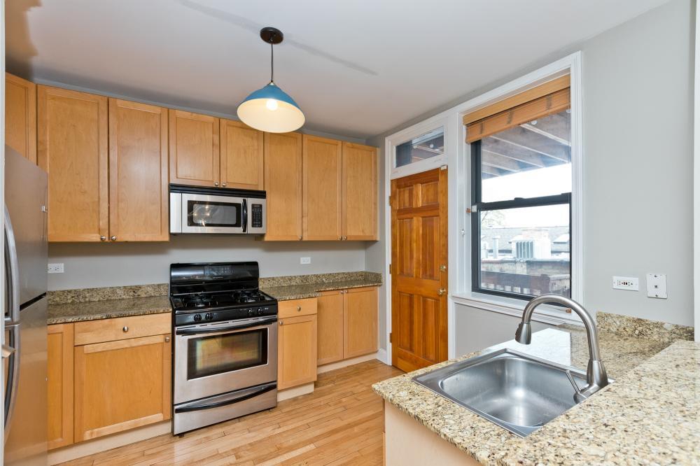 2 bedroom in Chicago IL 60618 - 2 bedroom in Chicago IL 60618