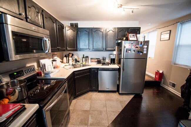 Photo - 2516 Josephine St Apartment