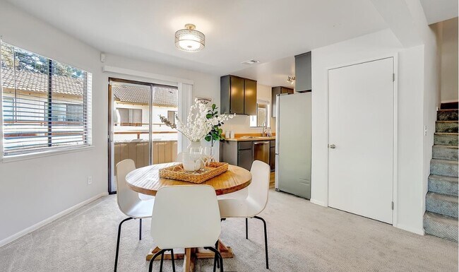 Foto del edificio - 5085 Valley Crest Dr