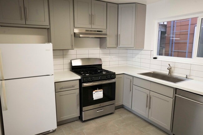 Photo - Mid-floor Flat in a duplex located in the ... House