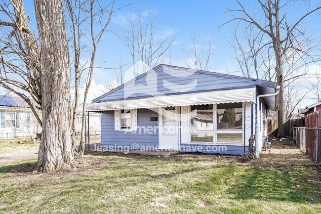 Building Photo - 905 Clement St