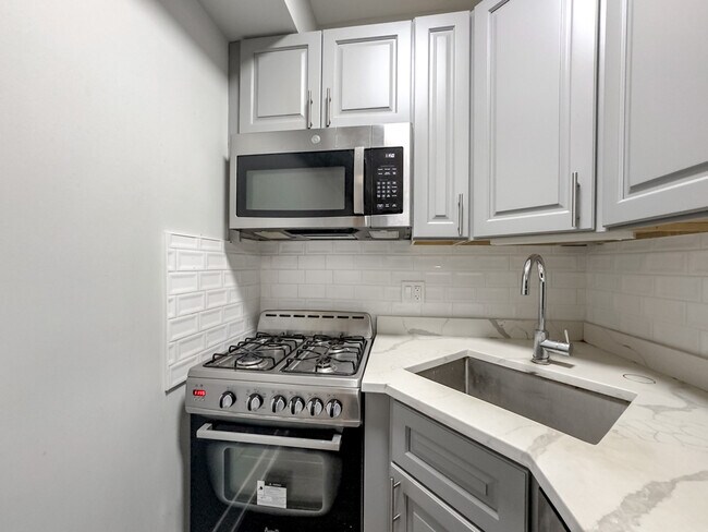 Foto del edificio - 501 W Belmont Ave