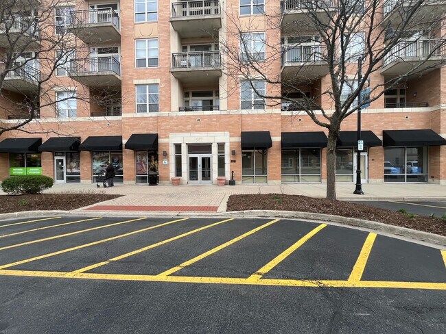Building Photo - 647 Metropolitan Way