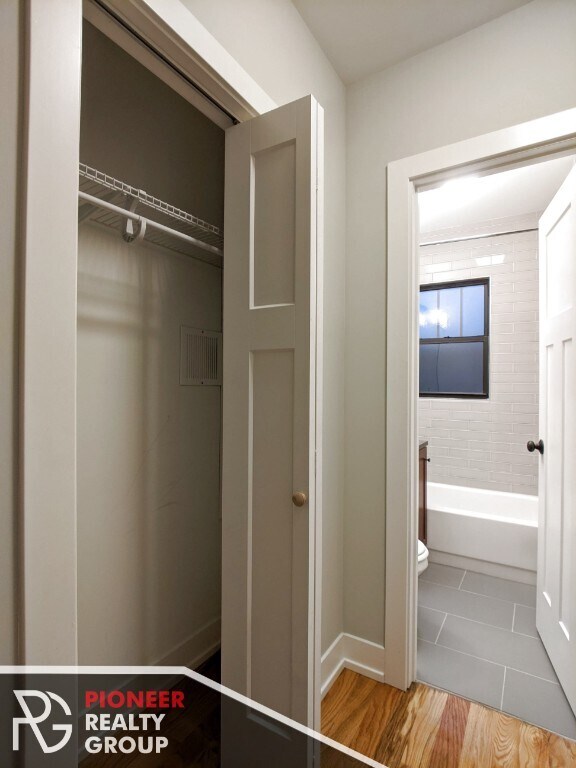 Foto del edificio - 1 bed in East Lakeview