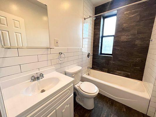 Foto del edificio - 1 bedroom in BRONX NY 10468