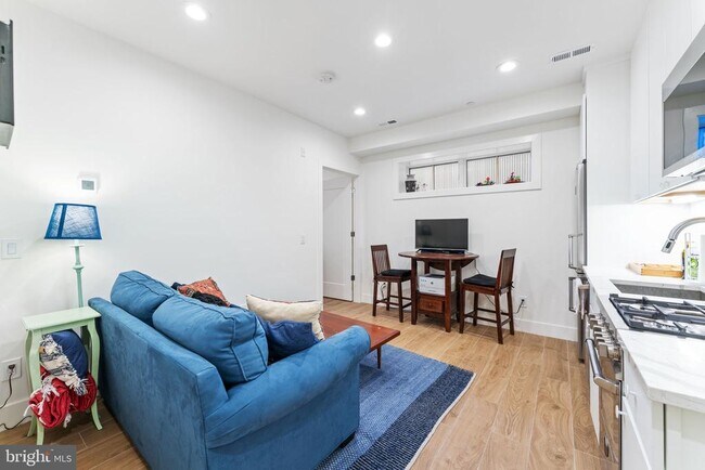 Foto del edificio - 1775 Swann St NW