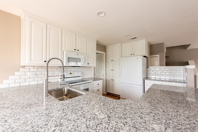 UTILITIES AND INTERNET INCLUDED! - 1114 E 7th St