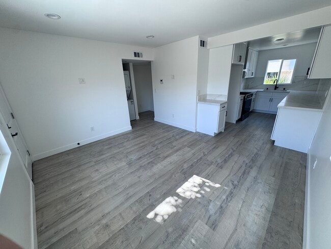Building Photo - 1010 Orange Grove Ave