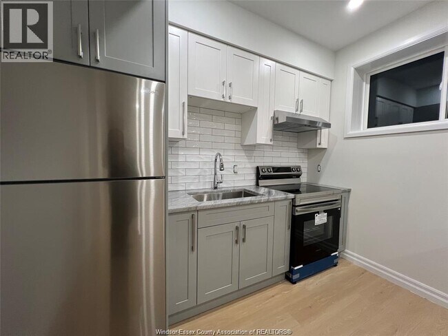 Photo du bâtiment - 348 Campbell Ave