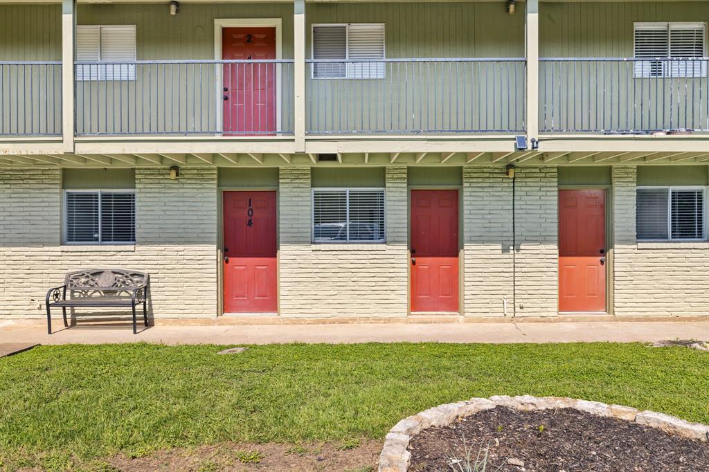 Foto principal - 806 E 13th St
