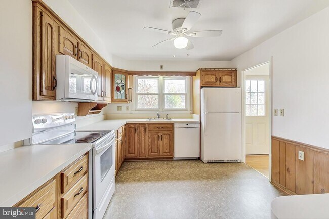 Foto del edificio - 1208 Pinewood Dr