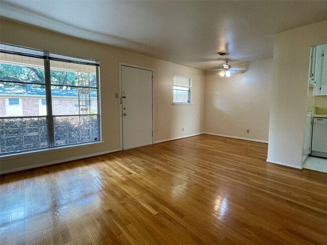 Building Photo - 3420 Mt Vernon St