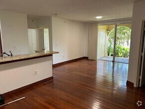 Building Photo - 2516 Centergate Dr