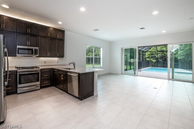 Building Photo - 11417 Jacaranda Dr