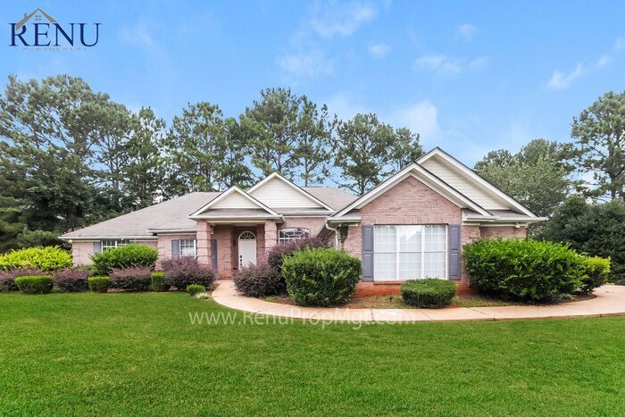 Primary Photo - Available Now! 4 beds & 2 baths!