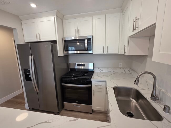 Building Photo - Marbella Villa Apartments