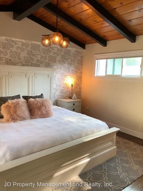 Building Photo - 3 br, 3 bath House - 9345 Golondrina Dr