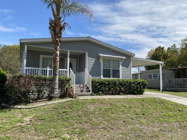 Foto del edificio - 502 Old Colony Rd