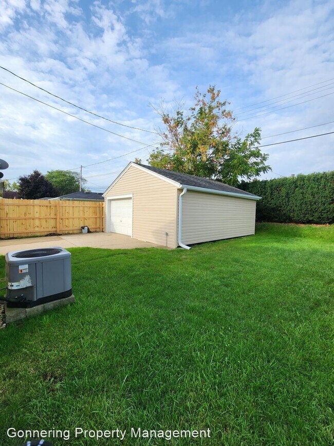 Building Photo - 3 br, 1 bath House - 5914 42nd Ave.
